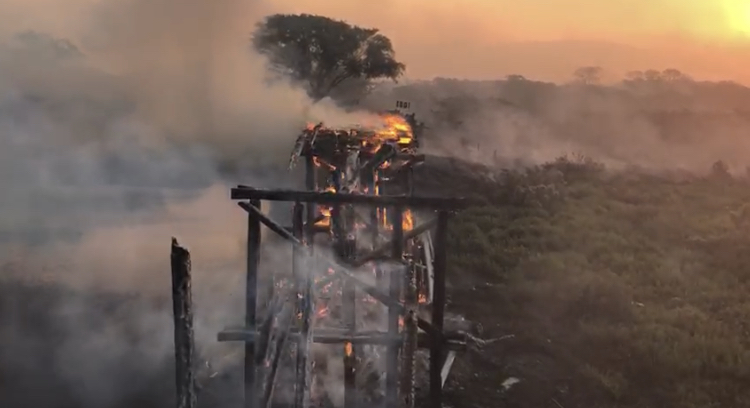 Agesul anuncia reconstrução emergencial de ponte queimada 